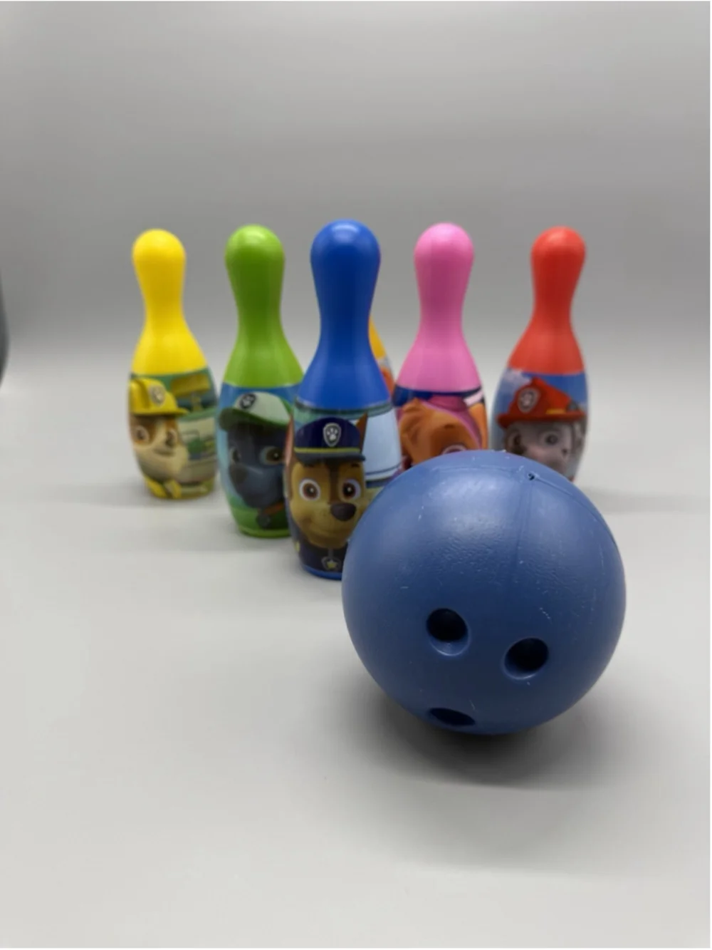Paw Patrol Bowling Set With 6 Pins And A Bowling Ball